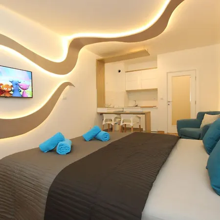 Riviera New Apartment, Parking 5 Eur Per Day شقة *